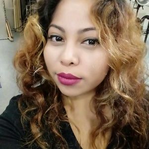 Meet your Posher, Mireya